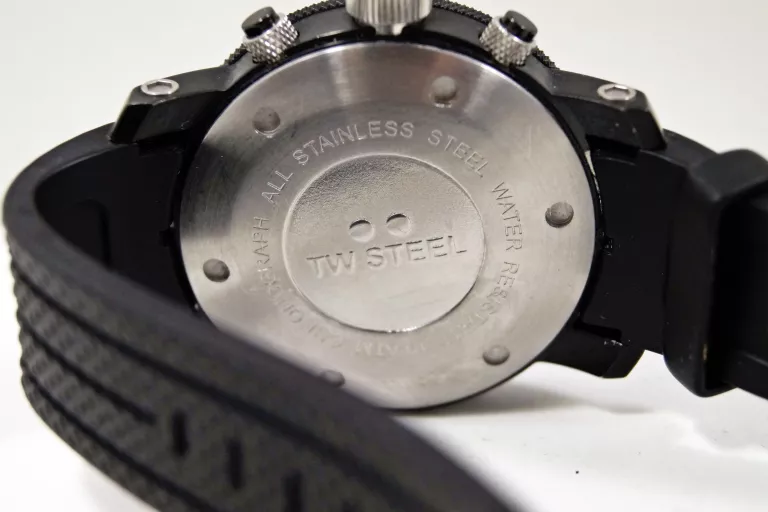 TW STEEL GRANDEUR DIVER CZARNY/GUMA O48 MM TW75