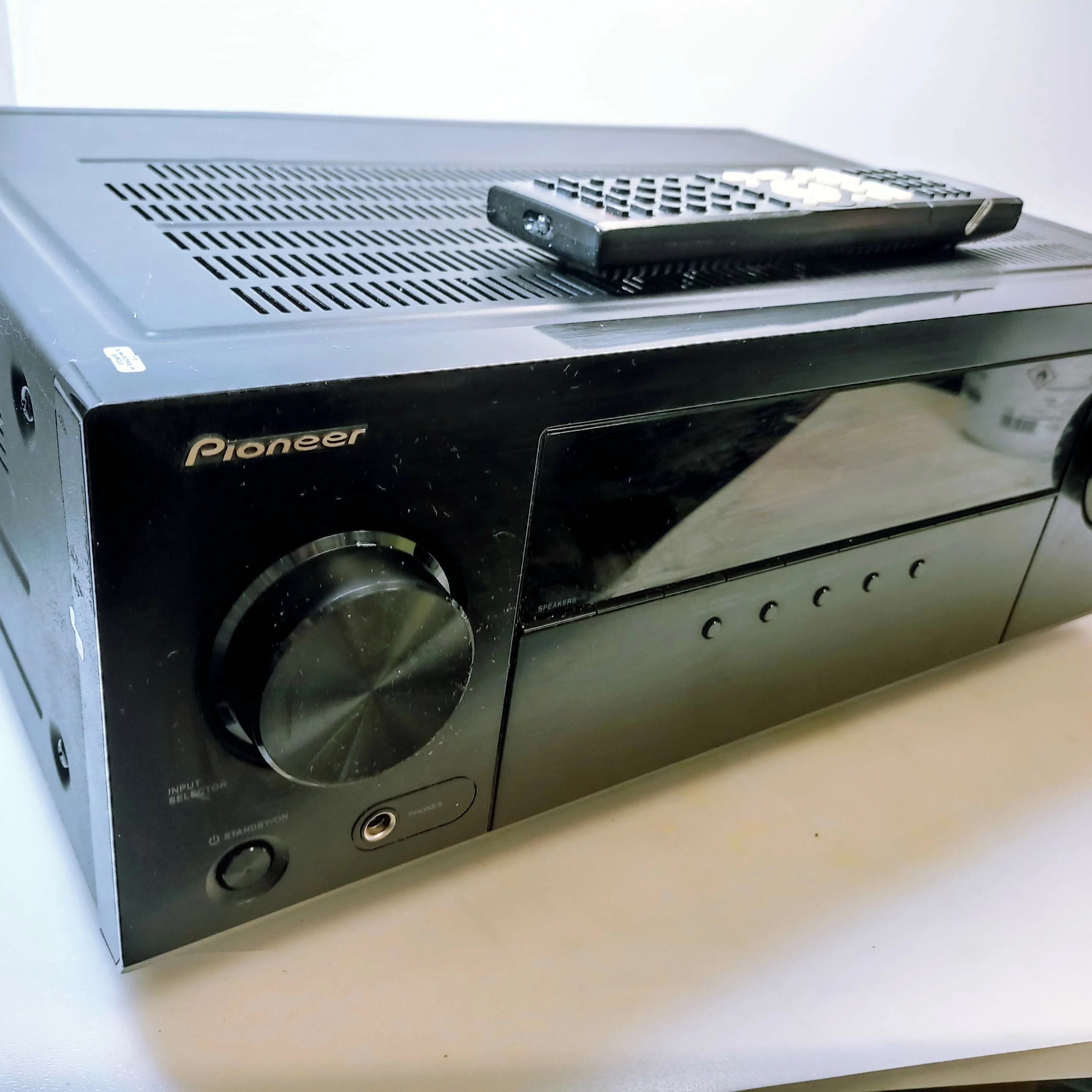 amplituner-pioneer-vsx-330-usb-pilot-kolor-718-1