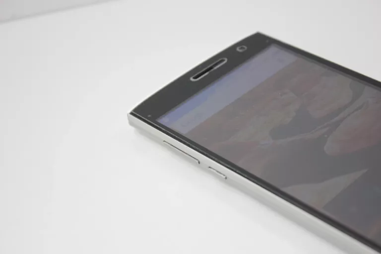 TELEFON HOMTOM HT7