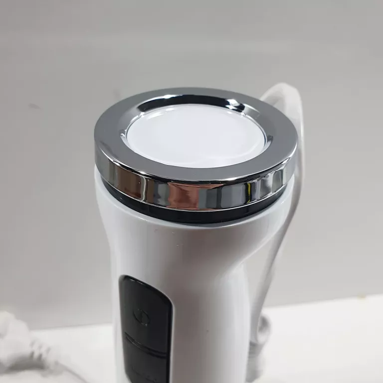 BLENDER RĘCZNY 600W BIAŁY GRUNDIG BL6840