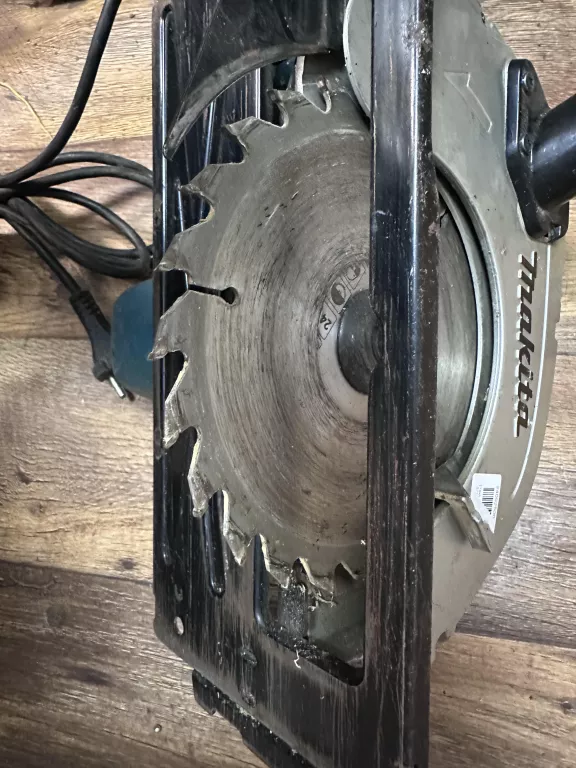 PILARKA RĘCZNA MAKITA 5704R