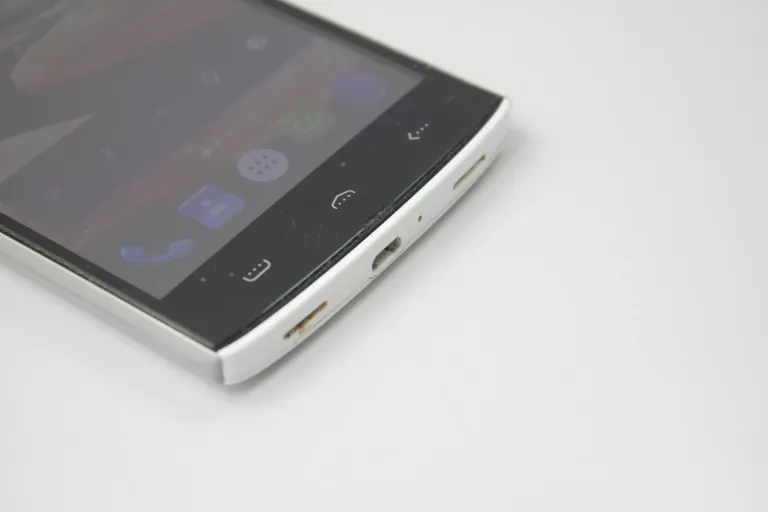 TELEFON HOMTOM HT7