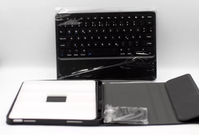 ETUI Z KLAWIATURĄ DO TABLETU 10.1" MADERA