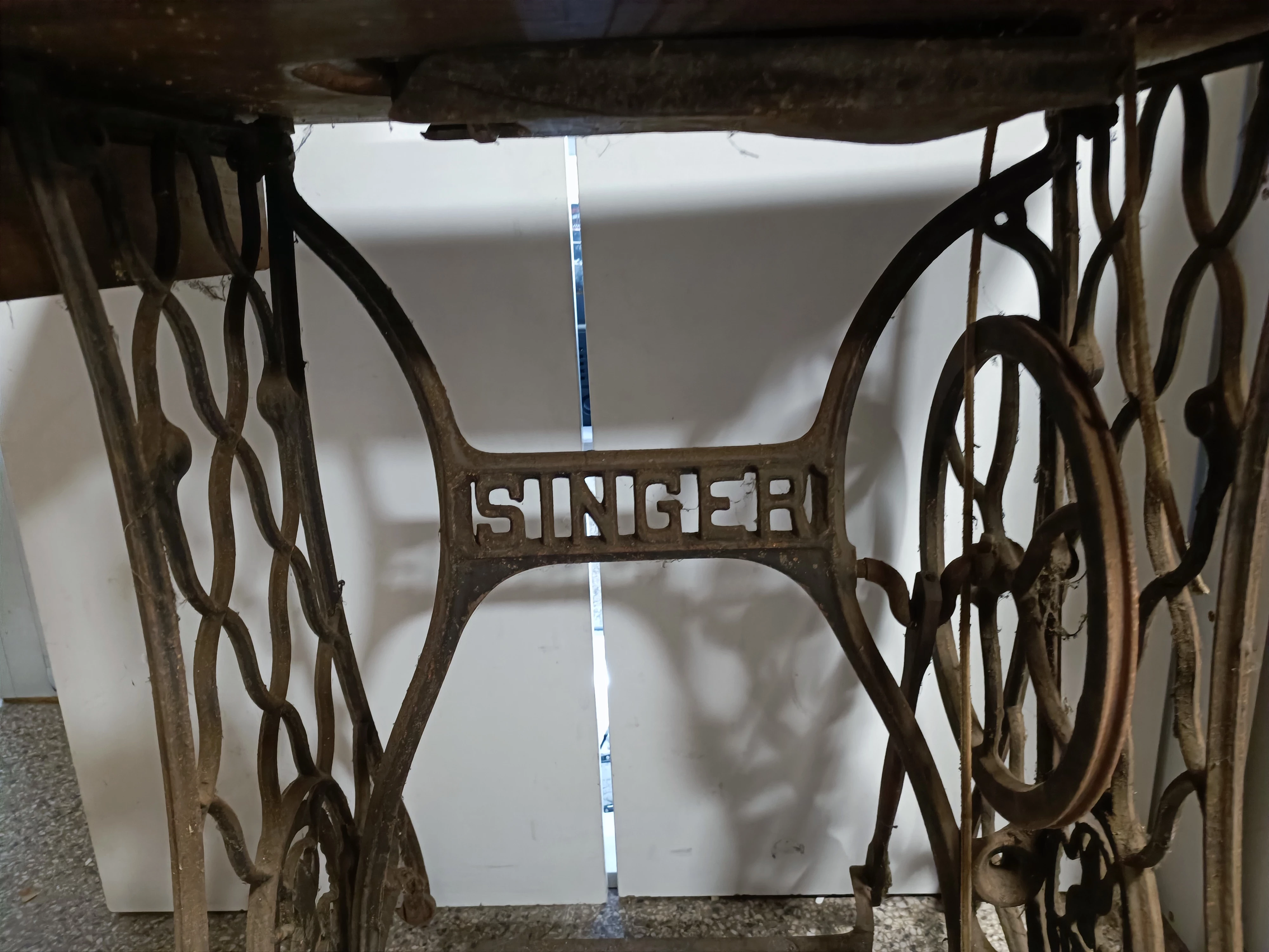 maszyna-do-szycia-singer-ze-stolem-stan-11323-253798