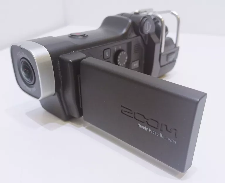 WIDEOREJESTRATOR ZOOM Q8 HANDY VIDEO RECORDER HD (LIVE STREAMING)