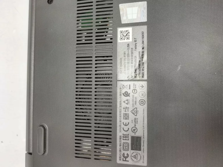 LAPTOP LENOVO IDEAPAD 3 15ADA05 81W1 AMD 3020E 4 GB/1 TB HDD+ZASILACZ+MYSZ