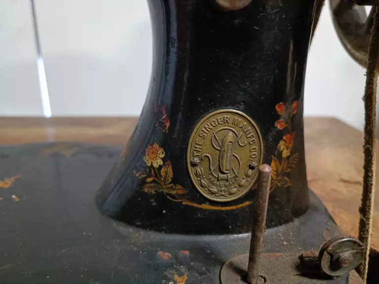 maszyna-do-szycia-singer-ze-stolem-bronowicka-80-krakow