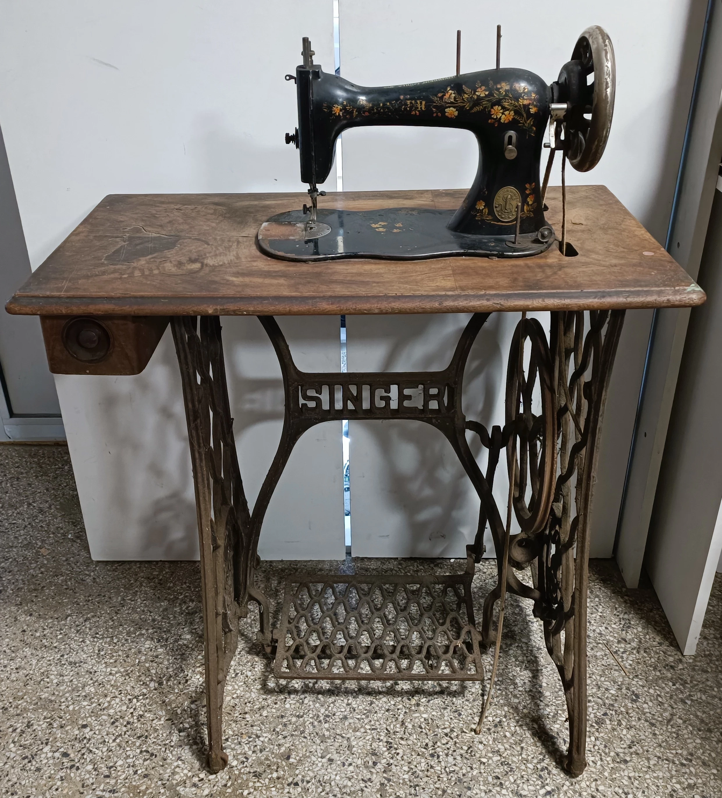 maszyna-do-szycia-singer-ze-stolem-bronowicka-80-krakow