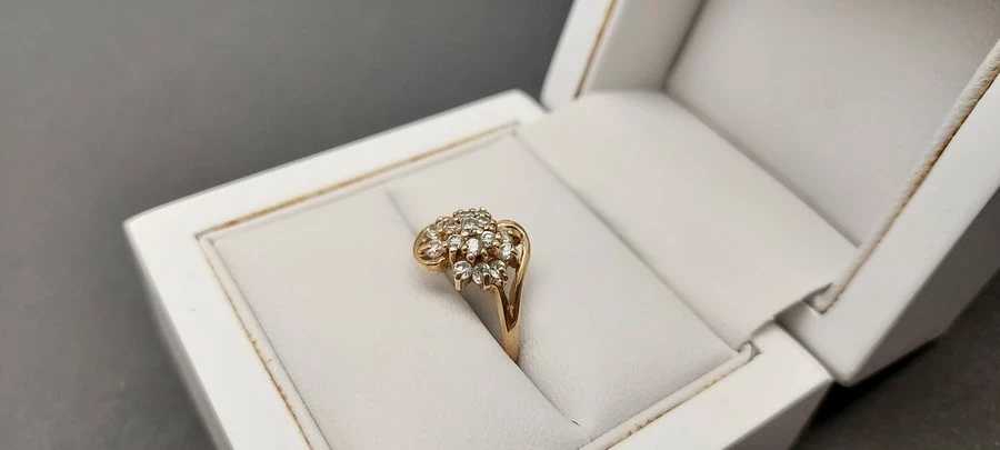 ladny-zloty-pierscionek-r15-p-585-kamien-17088-128