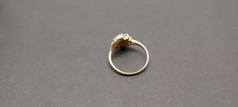 ladny-zloty-pierscionek-r15-p-585-rodzaj-2205-16