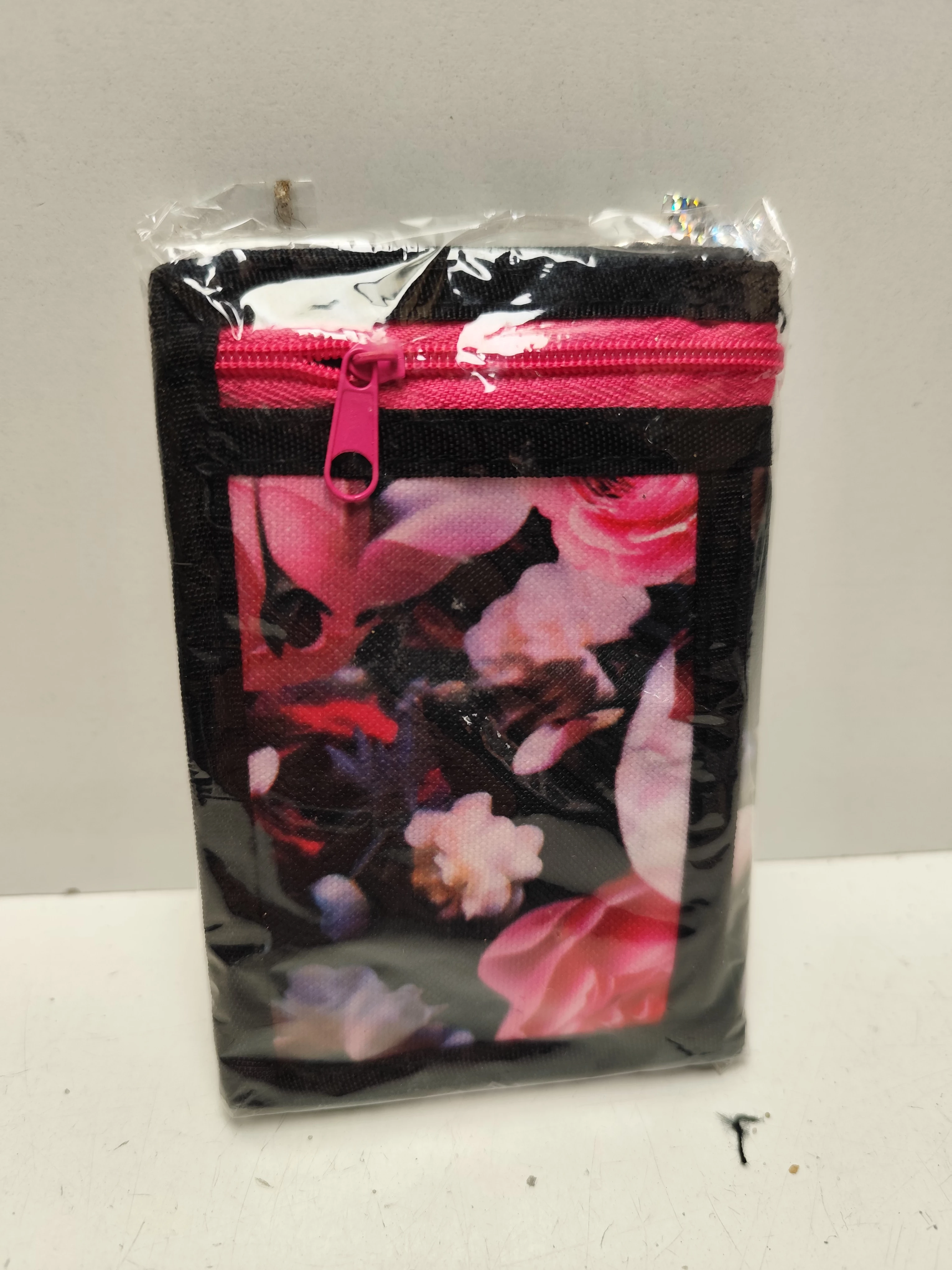 portfel-materialowy-rozowe-kwiaty-ean-gtin-5905544330017