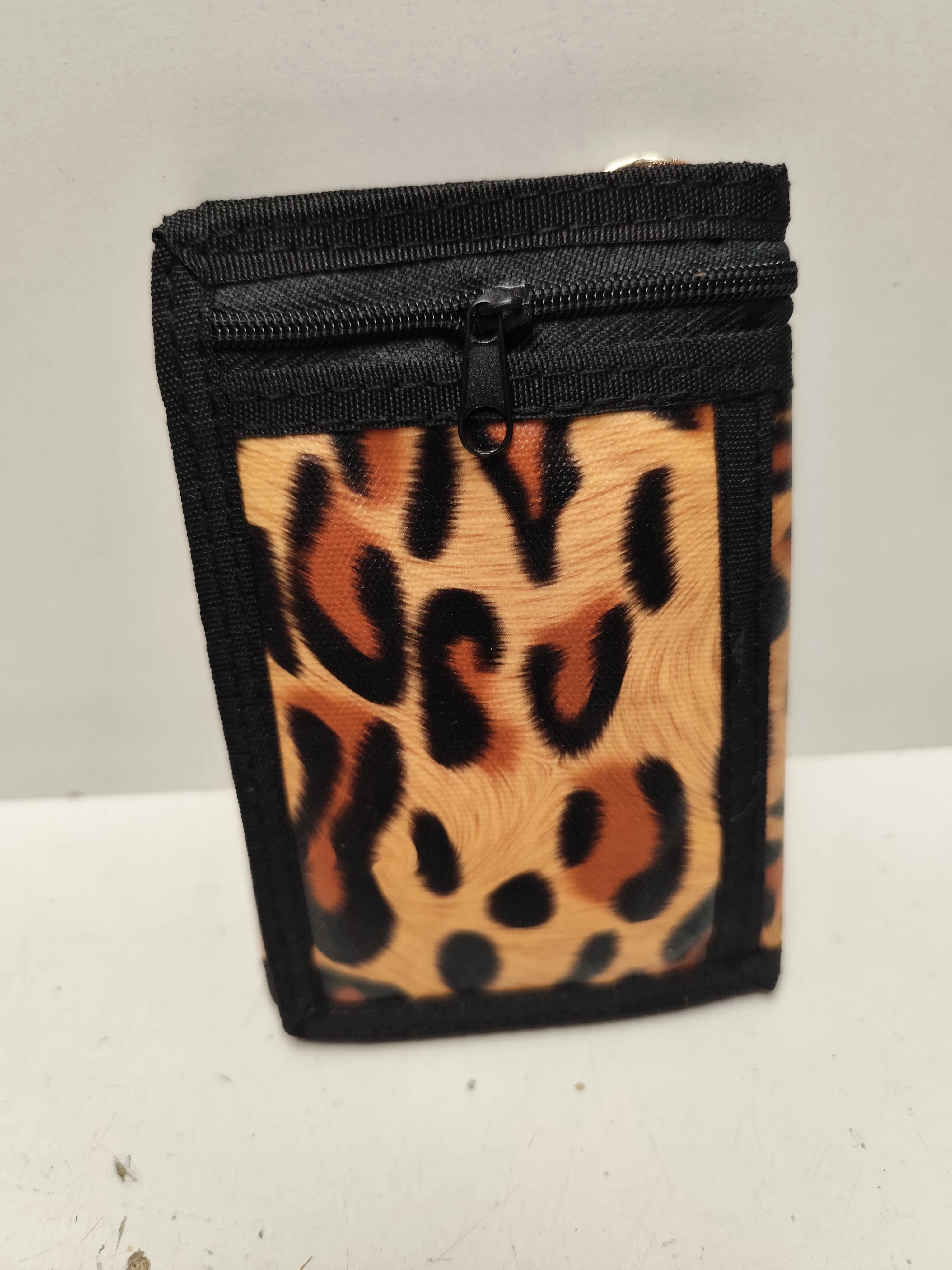 portfel-materialowy-panterka-osiedle-teatralne-3u15-krakow