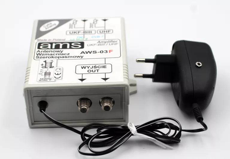 WZMACNIACZ ANTENOWY WEWNĘTRZNY Z ZASILACZEM AWS-03F