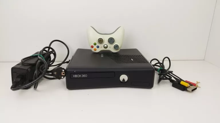 KONSOLA XBOX 360 S MODEL:1439  250GB