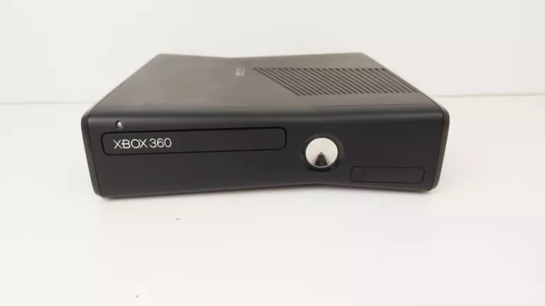 KONSOLA XBOX 360 S MODEL:1439  250GB