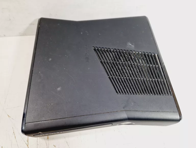 KONSOLA MICROSOFT XBOX 360 SLIM | 4GB | PAD | KINECT | 2 GRY ! ! OPIS ! !