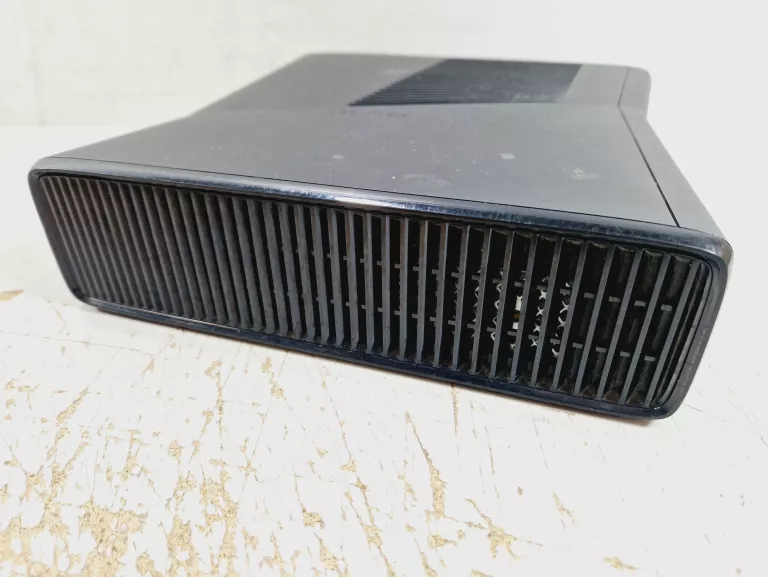 KONSOLA MICROSOFT XBOX 360 SLIM | 4GB | PAD | KINECT | 2 GRY ! ! OPIS ! !