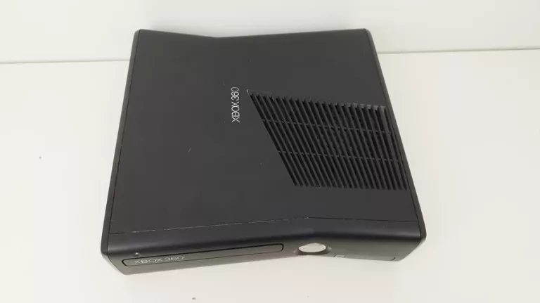 KONSOLA XBOX 360 S MODEL:1439  250GB