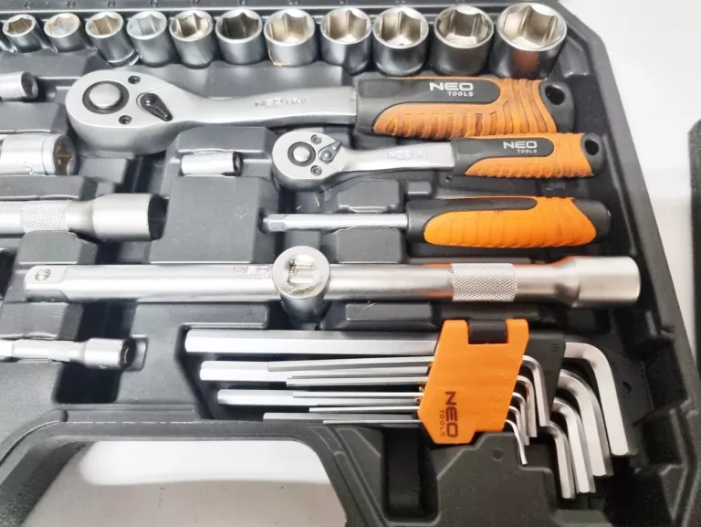 ZESTAW KLUCZY NEO TOOLS 100 ELEMENTÓW