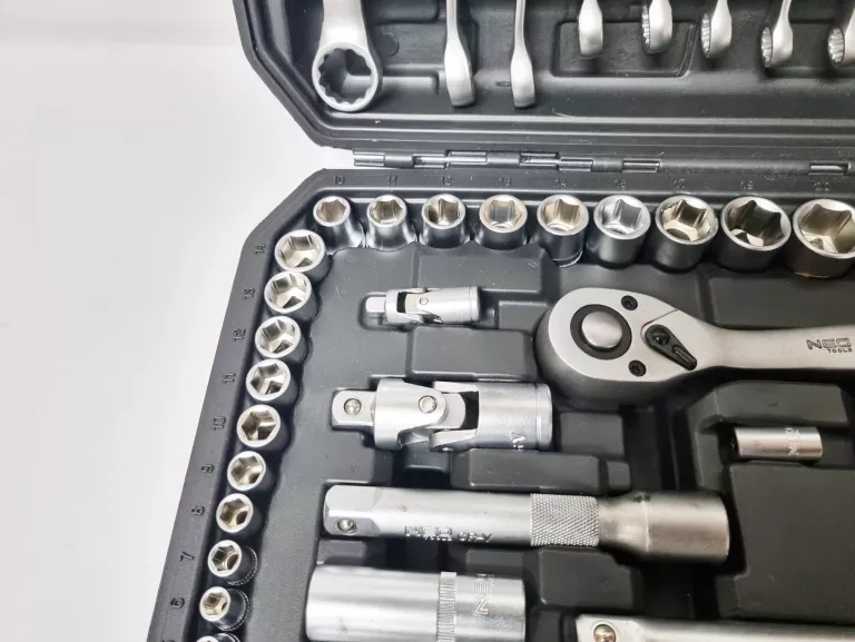 ZESTAW KLUCZY NEO TOOLS 100 ELEMENTÓW