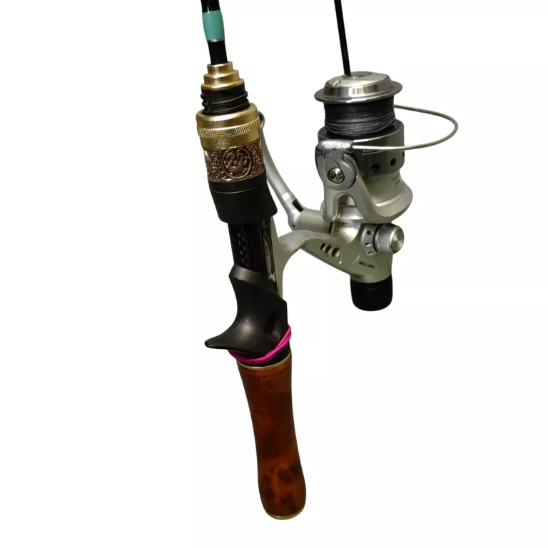 WĘDKA LINE WT:3-6LBS LURE WT:1.5-9G Z KOŁOWROTKIEM PIANO VT200