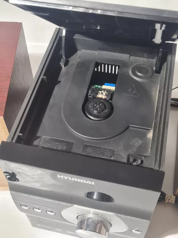 MINI WIEŻA HYUNDAI MSD 861 DRU CD / MP3 / USB + PILOT