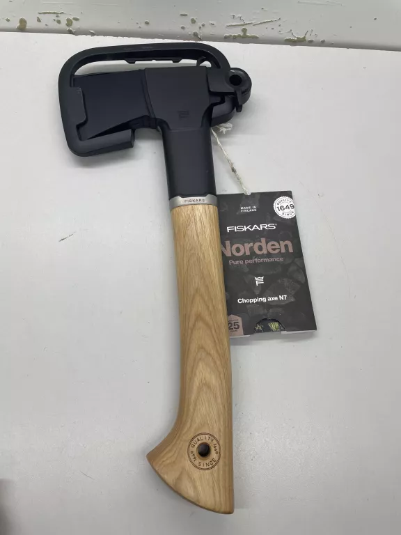 SIEKIERA FISKARS NORDEN N7