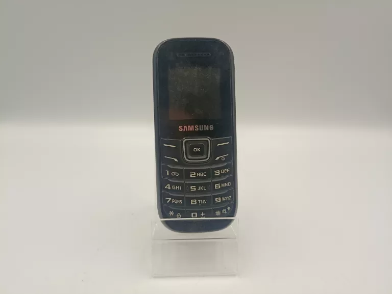 TELEFON SAMSUNG GT-E1200R + ŁADOWARKA