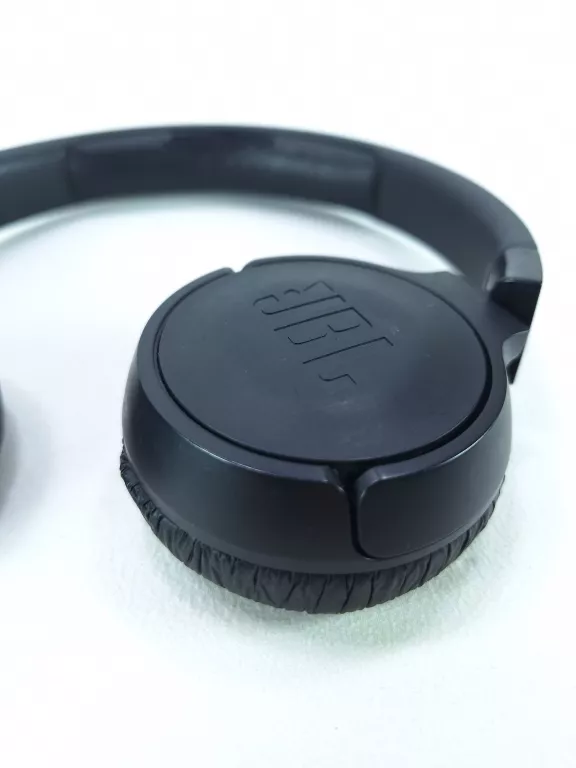 SŁUCHAWKI NAUSZNE JBL T660BTNC ANC + KABEL W WORECZKU