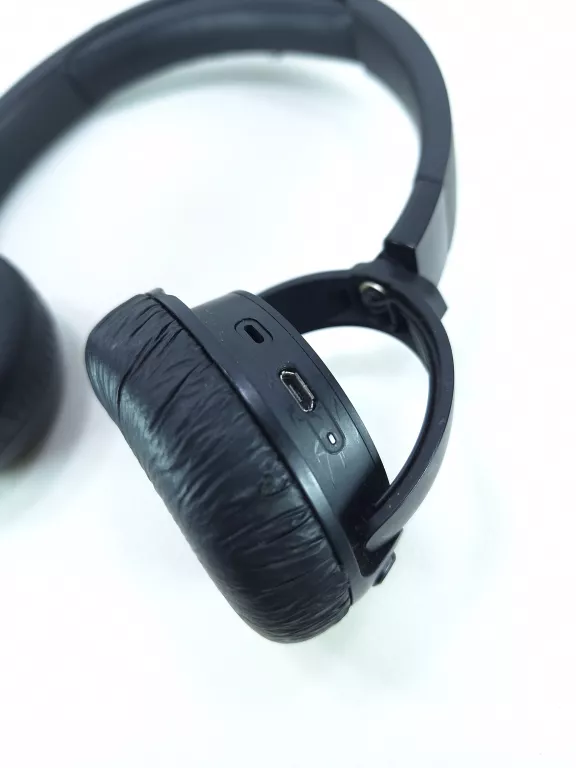 SŁUCHAWKI NAUSZNE JBL T660BTNC ANC + KABEL W WORECZKU