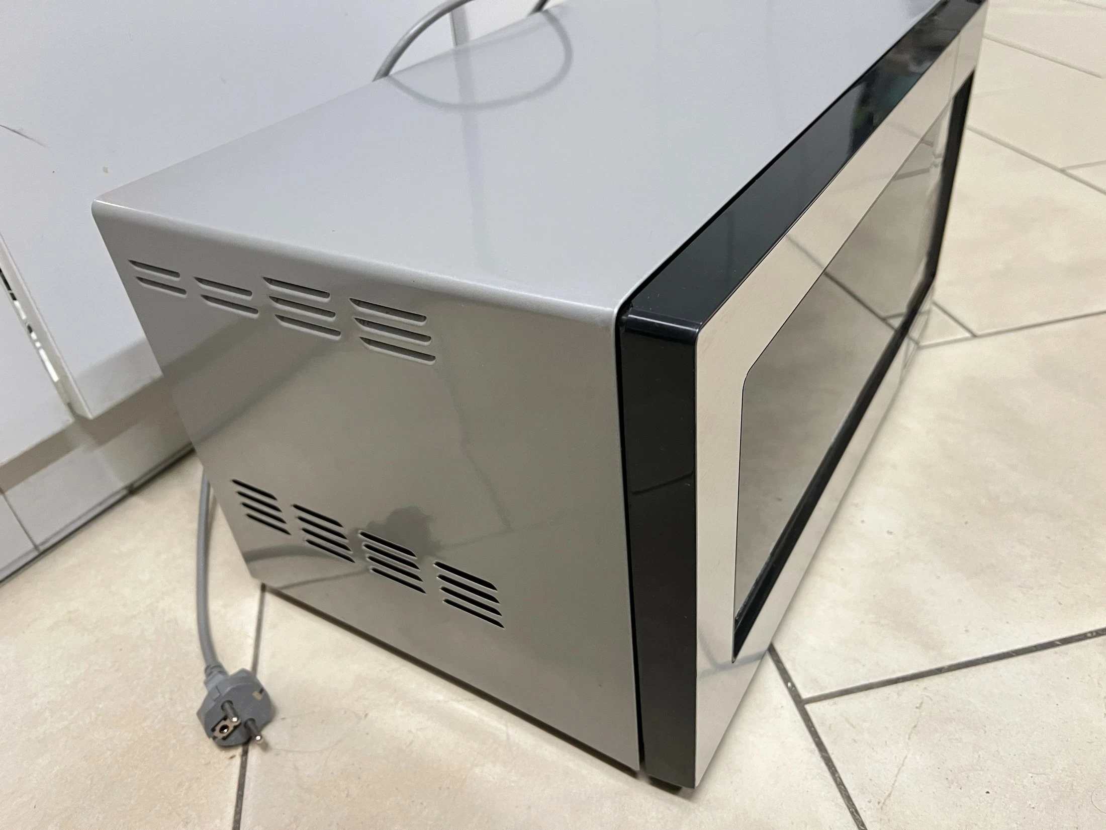 kuchenka-mikrofalowa-samsung-me73m-stan-11323-2