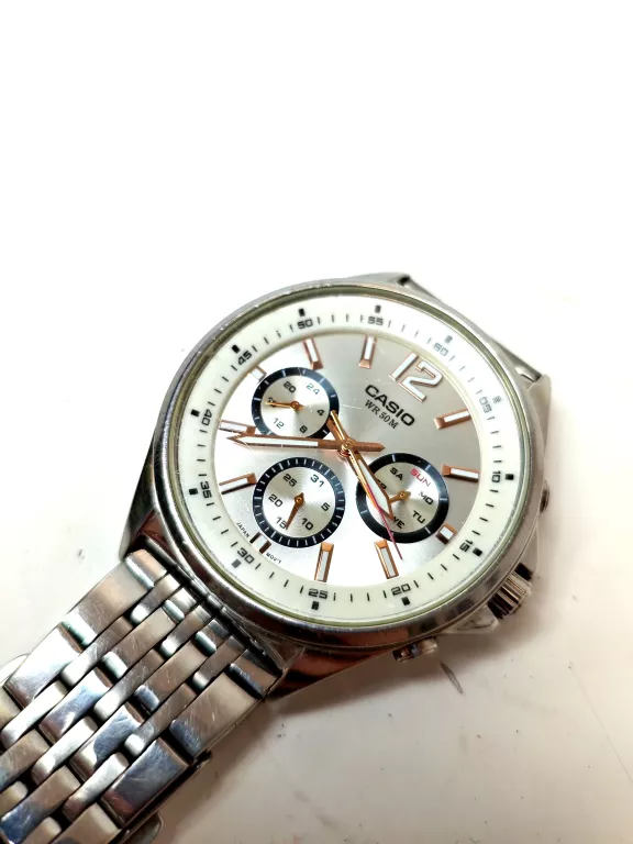 ZEGAREK CASIO MTP-E303 TROCHE ZARYSOWANY