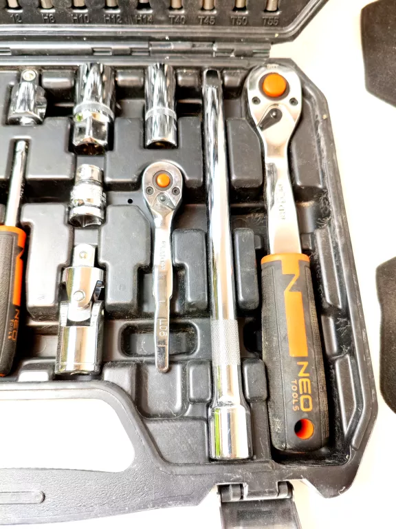 ZESTAW KLUCZY NEO TOOLS 86 PCS BRAKUJE NASADKI 13 I 17