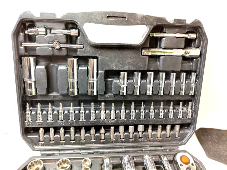 ZESTAW KLUCZY NEO TOOLS 86 PCS BRAKUJE NASADKI 13 I 17
