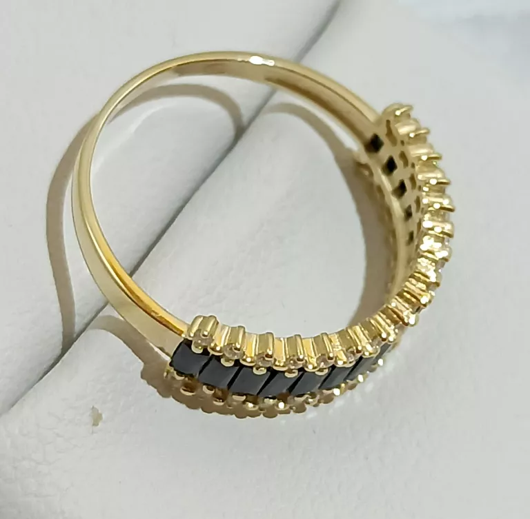 zloty-pierscionek-z-czarnymi-kamieniami-pr585-r16-marka-226434-1704211