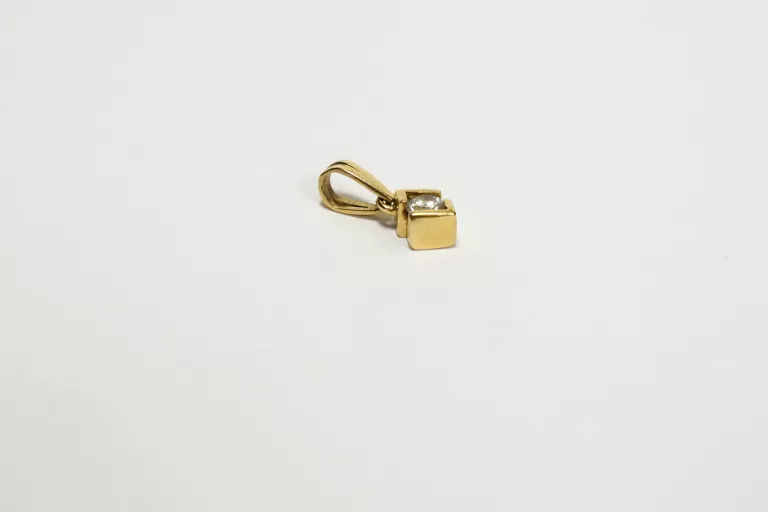 DELIKATNY ZŁOTY WISIOREK 1,02G  PR.585 14K