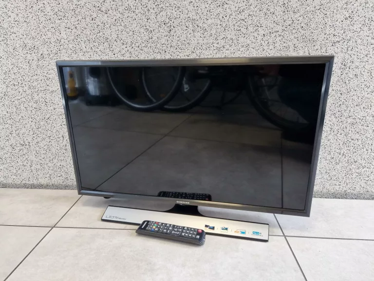 TELEWIZOR SAMSUNG T28E310 + PILOT