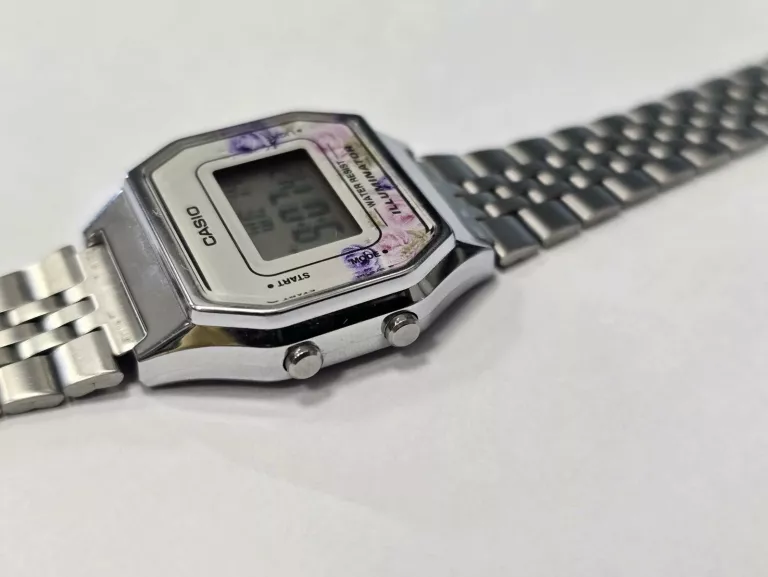 ZEGAREK CASIO LA680W