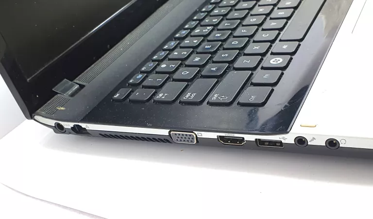 laptop-samsung-305e-np305e7a-6-gb-ram-dysk-120-gb-procesor-amd-przekatna-ekranu-173