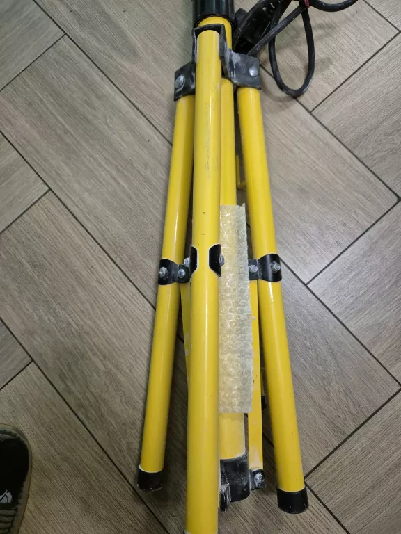 LAMPA LEDOWA NA BUDOWE