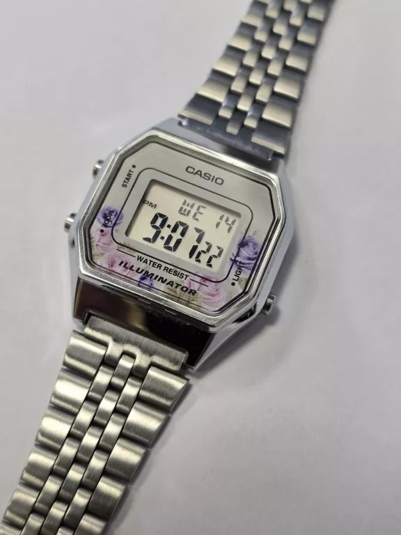 ZEGAREK CASIO LA680W