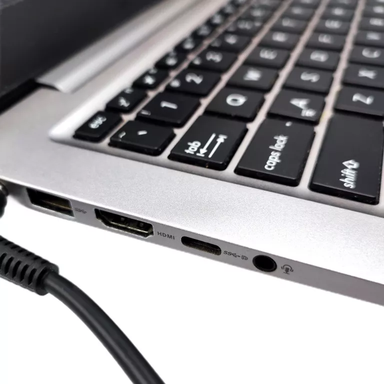 laptop-asus-ux410u-i7-7100-12gb-932gb-stan-11323-2