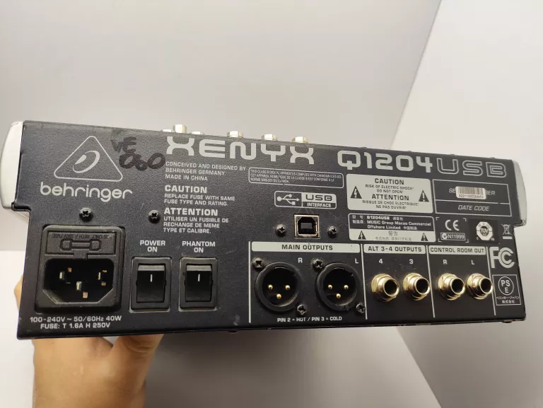 MIKSER BEHRINGER XENYX Q1204USB 12 - KANAŁOWY+OKABLOWANIE