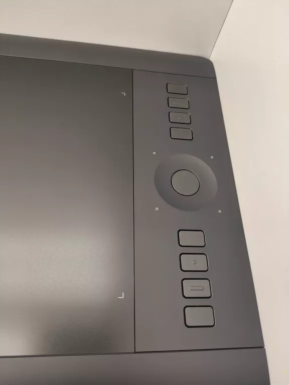 TABLET GRAFICZNY WACOM INTUOS PRO MEDIUM PTH-651 + RYSIK + POKROWIEC