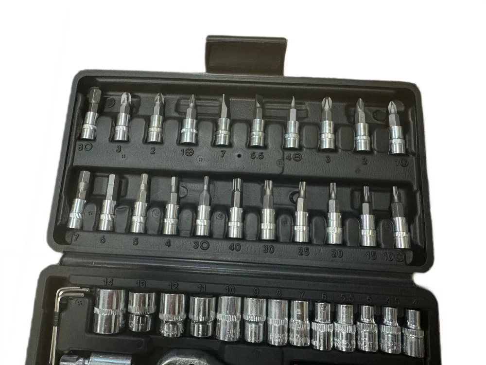 zestaw-narzedzi-46-elementow-klucz-i-nasadki-ean-gtin-5903686051913