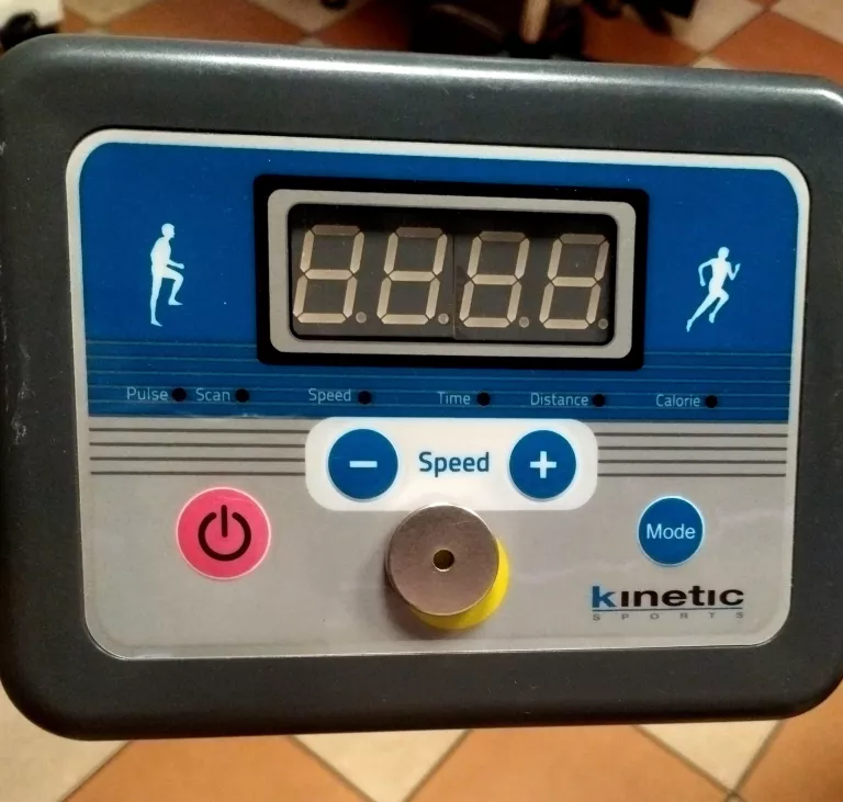 BIEŻNIA ELEKTRYCZNA KINETIC DO 10 KM 1600