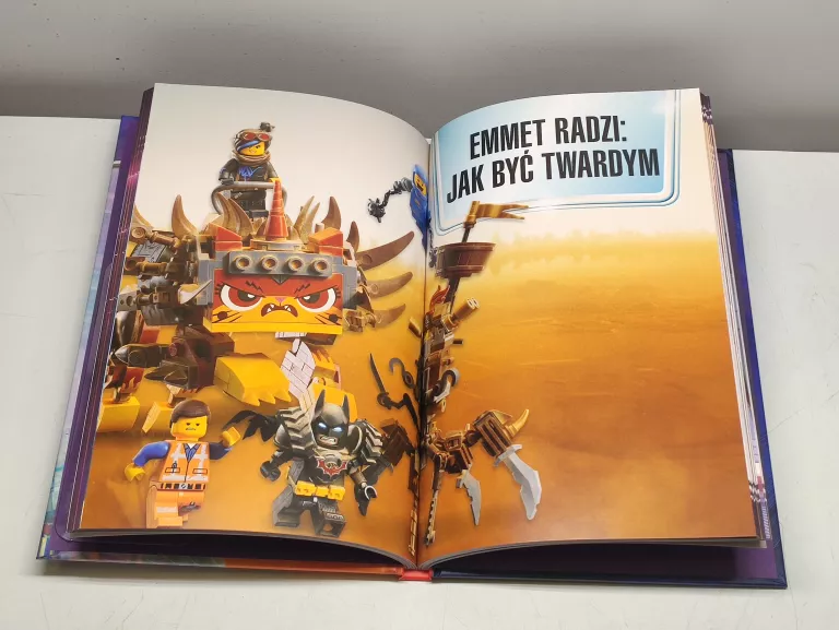 LEGO MOVIE 2. EMMET RADZI JAK BYĆ FAJNYM PRACA ZBIOROWA
