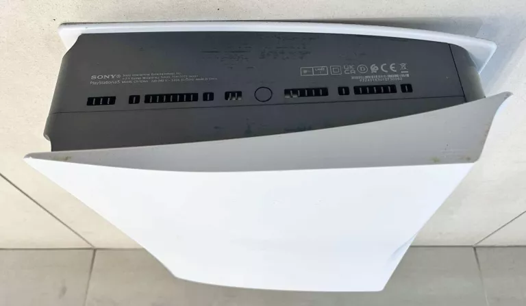 KONSOLA PS5 CFI-1216 A 240 V 825 GB