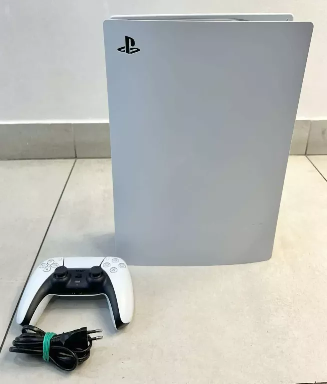 KONSOLA PS5 CFI-1216 A 240 V 825 GB