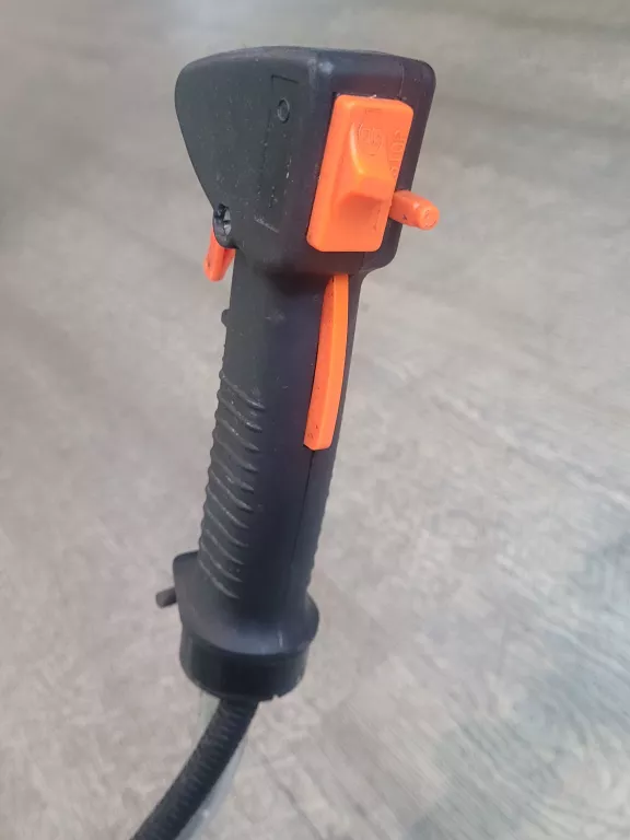 PODKASZARKA KOSA SPALINOWA BULL TECH MODEL BT-7011